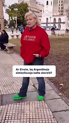 Ką Argentinoje simbolizuoja balta skarelė?