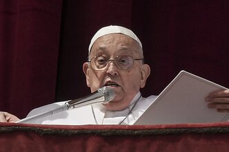 Popiežius Pranciškus šv. Petro Bazilijoje per šv. Velykų mišias Popiežius Pranciškus šv. Petro Bazilijoje per šv. Velykų mišias