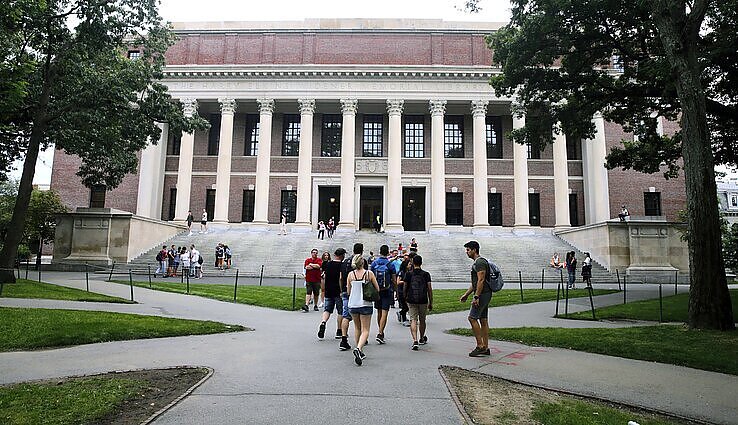 Už nutrauktą finansavimą – Harvardo universiteto atsakas JAV valdžiai: padavė į teismą