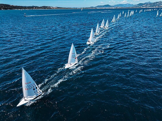 Lietuvos olimpinių klasių buriuotojai Prancūzijoje taikosi į geriausiųjų dvidešimtuką