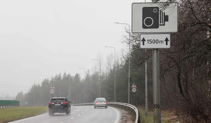 Su greičio matuokliais kovojantys kelių ereliai juos gadina, o kartais net nupjauna