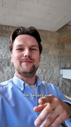 „Už kadro“: LRT Kalbos kultūros redaktorė Darija pakvietė Liną pažvelgti į jos darbo užkulisius
