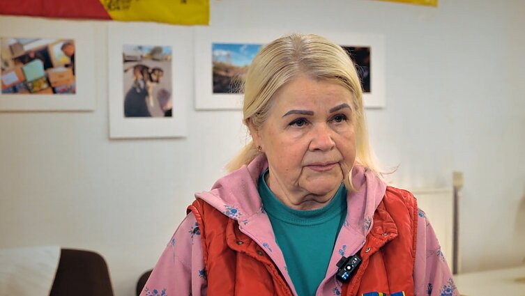 Už Ukrainos laisvę kovojantiems kariams – savanorių gaminami tinklai ir neštuvai