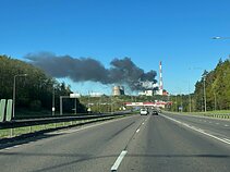 Sostinėje dega šiukšlių perdirbimo gamykla Sostinėje dega šiukšlių perdirbimo gamykla