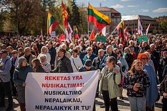 Vilniuje protestuojama prieš valdančiųjų siūlomą NT mokestį Vilniuje protestuojama prieš valdančiųjų siūlomą NT mokestį