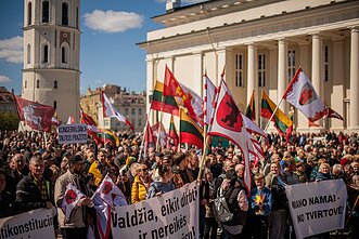 Vilniuje protestuojama prieš valdančiųjų siūlomą NT mokestį
