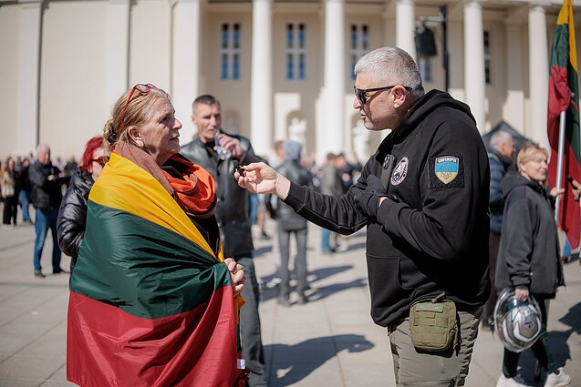 Vilniuje protestuojama prieš valdančiųjų siūlomą NT mokestį Vilniuje protestuojama prieš valdančiųjų siūlomą NT mokestį
