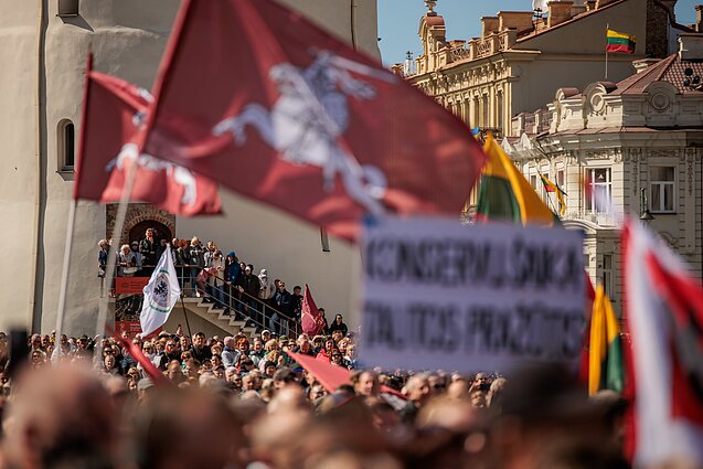 Vilniuje protestuojama prieš valdančiųjų siūlomą NT mokestį Vilniuje protestuojama prieš valdančiųjų siūlomą NT mokestį
