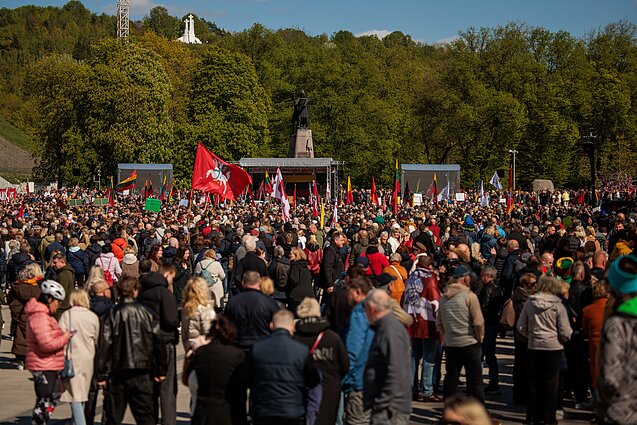 Vilniuje protestuojama prieš valdančiųjų siūlomą NT mokestį Vilniuje protestuojama prieš valdančiųjų siūlomą NT mokestį