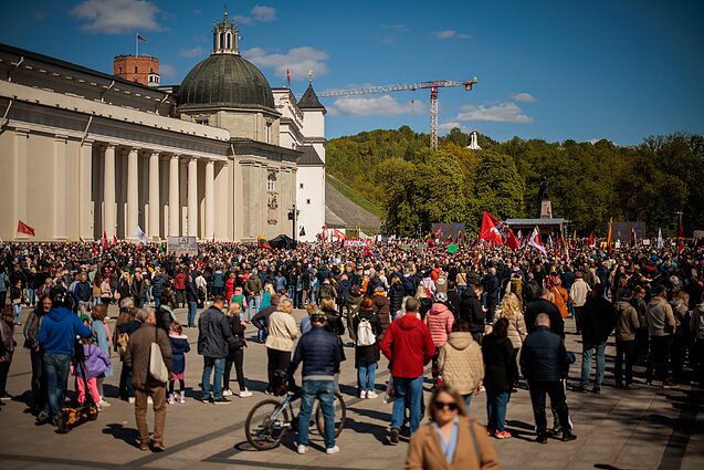 Vilniuje protestuojama prieš valdančiųjų siūlomą NT mokestį Vilniuje protestuojama prieš valdančiųjų siūlomą NT mokestį