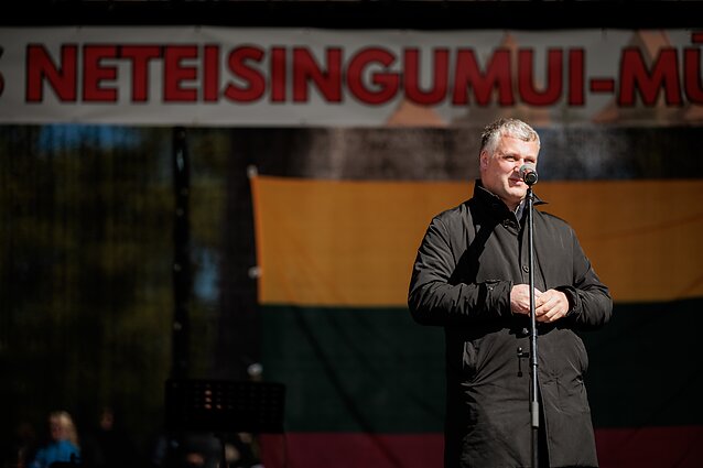 Vilniuje protestuojama prieš valdančiųjų siūlomą NT mokestį Vilniuje protestuojama prieš valdančiųjų siūlomą NT mokestį