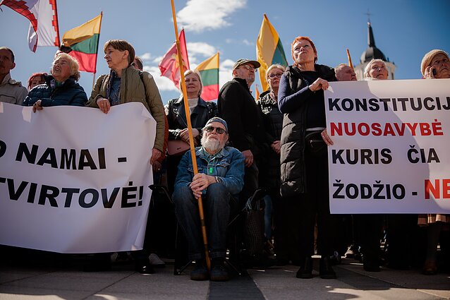 Vilniuje protestuojama prieš valdančiųjų siūlomą NT mokestį Vilniuje protestuojama prieš valdančiųjų siūlomą NT mokestį