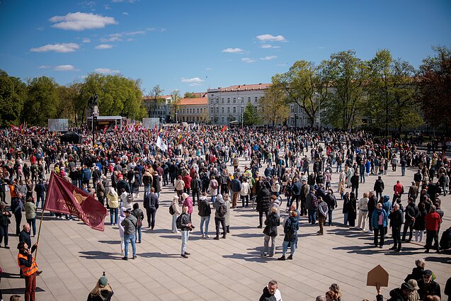 Vilniuje protestuojama prieš valdančiųjų siūlomą NT mokestį Vilniuje protestuojama prieš valdančiųjų siūlomą NT mokestį