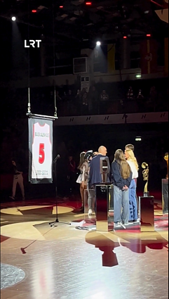 Vilniaus „Rytas“ pagerbė klubo legendą Steponą Babrauską