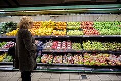 Vaisiai ir daržovės parduotuvėje Vaisiai ir daržovės parduotuvėje