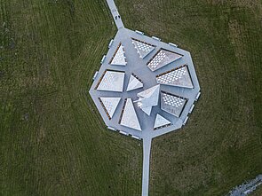Lietuvos partizanų memorialas Kryžkalnyje Lietuvos partizanų memorialas Kryžkalnyje
