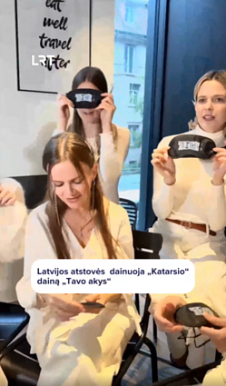 Latvijos „Eurovizijos“ atstovės uždainavo „Tavo akys“