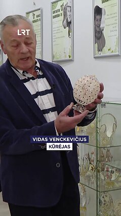 Pristatoma itin trapi Vido Venckevičiaus ažūrinių stručio kiaušinių kolekcija