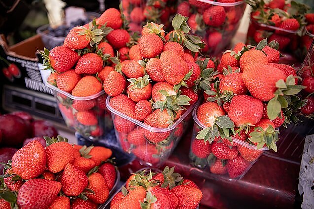 Lietuviškos braškės – ne visų piniginėms: už kilogramą teks pakloti ir keliolika eurų