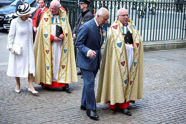 Karalius Karolis III ir karalienė Kamila atvyksta į Vestminsterio abatiją dalyvauti padėkos pamaldose, kurios Pergalės dienos metinių minėjimo Londone dalis Karalius Karolis III ir karalienė Kamila atvyksta į Vestminsterio abatiją dalyvauti padėkos pamaldose, kurios Pergalės dienos metinių minėjimo Londone dalis