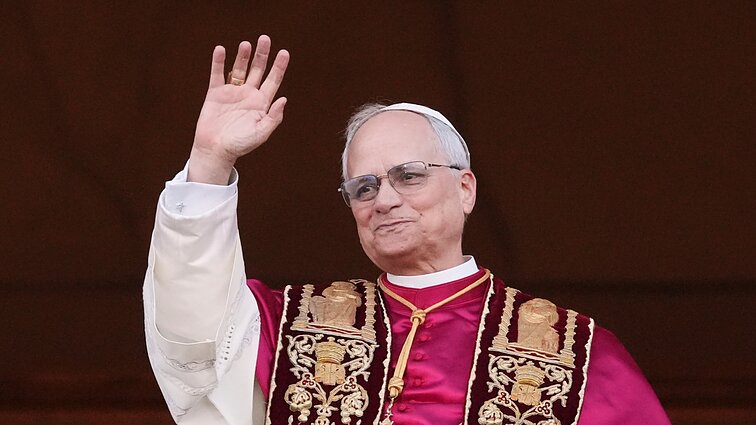 „Mažiausiai amerikietiškas iš amerikietiškų“: pasaulis išvydo naująjį popiežių Leoną XIV