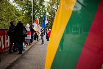 Piketas prie Rusijos ambasados Vilniuje, Rusijai minint Pergalės dieną