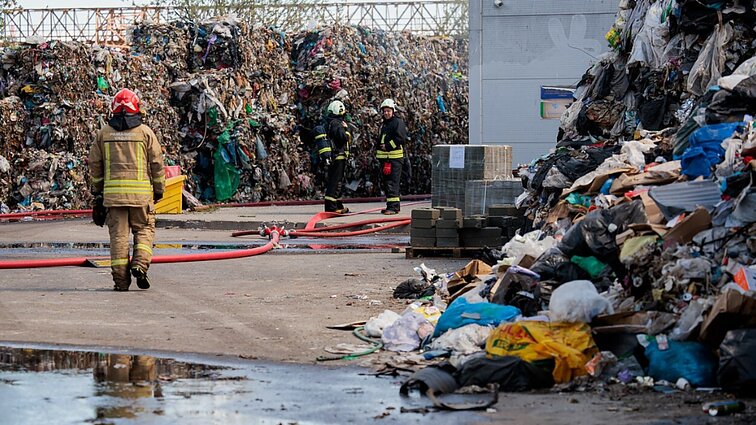 Nerūšiuojamos baterijos didina gaisrų riziką: ragina griežtinti gamintojų atsakomybę