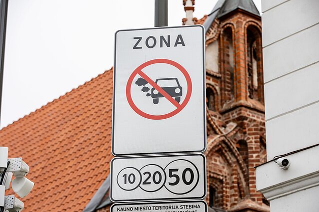 Low emission zone sign in Kaunas Low emission zone sign in Kaunas