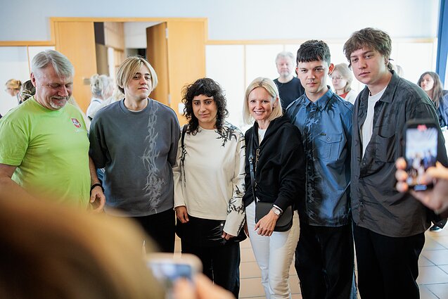 Grupė „Katarsis“ ir Lietuvos eurovizinė delegacija susitiko su Šveicarijoje gyvenančiais lietuviais Grupė „Katarsis“ ir Lietuvos eurovizinė delegacija susitiko su Šveicarijoje gyvenančiais lietuviais