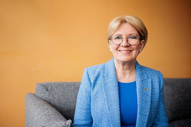 Panorama (su vertimu į gestų k.)