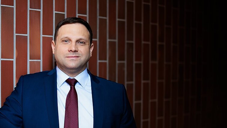 Iš žemdirbių tiesiai į ministro postą atėjęs Hofmanas: sunkiausia dalis – sudėti parašus