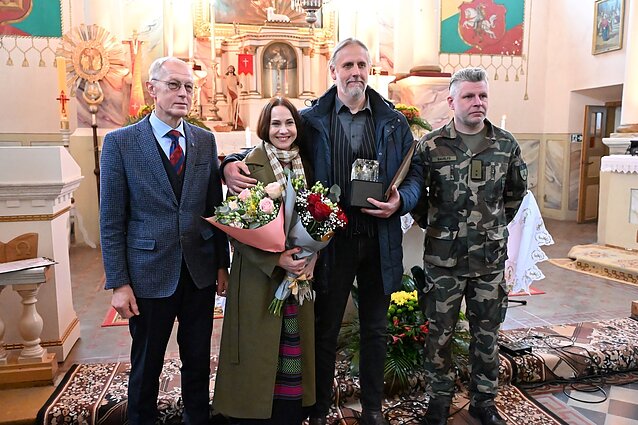 A. Ramanausko-Vanago premijos įteikimas A. Smilgevičiūtei ir R. Radzevičiui A. Ramanausko-Vanago premijos įteikimas A. Smilgevičiūtei ir R. Radzevičiui