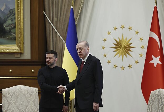 Putinui neatvykus į Turkiją, kalbėt su rusų atstovais Zelenskis patikėjo gynybos ministrui