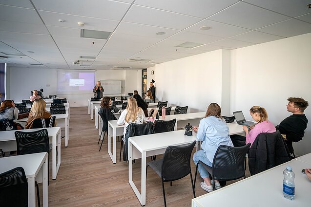 Utenos kolegija dalį studijų programų siūlo rusų kalba: dažniausiai renkasi ukrainiečiai