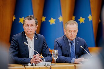 Valdančiosios koalicijos frakcijų susitikimas su finansų ministru Rimantu Šadžiumi dėl mokestinių pakeitimų. Aidas Gedvilas, Artūras Skardžius