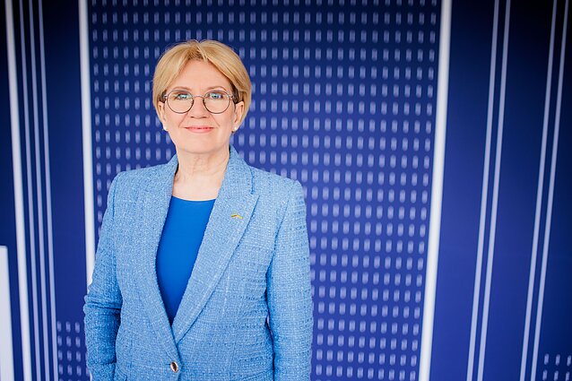 Panorama (su vertimu į gestų k.)