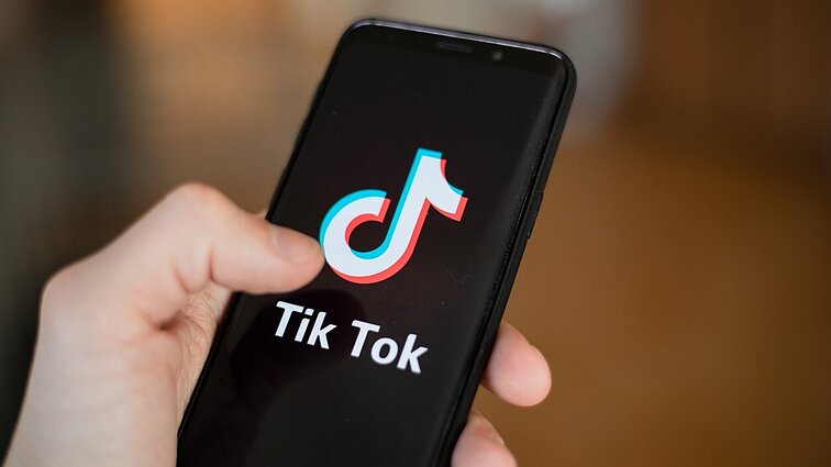 Aptarė žalingą lieknėjimo turinį „TikTok“: didžiausia problema – algoritmo juodoji skylė