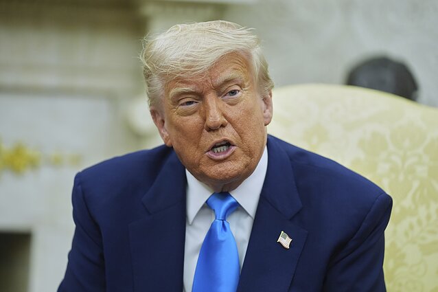 Trumpas – vėl šešėly: į prabangią vakarienę sukvietė jo išleistos kriptovaliutos pirkėjus