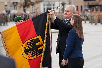 Katedros aikštėje Vilniuje ketvirtadienį oficialiai inauguruota Vokietijos 45-oji šarvuotoji brigada „Lietuva“