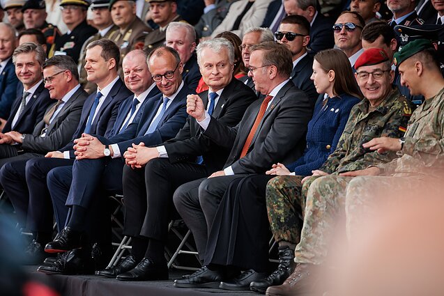 Katedros aikštėje Vilniuje ketvirtadienį oficialiai inauguruota Vokietijos 45-oji šarvuotoji brigada „Lietuva“