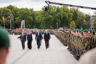 Церемония инаугурации 45-й немецкой бронетанковой бригады «Lietuva» Церемония инаугурации 45-й немецкой бронетанковой бригады «Lietuva»