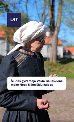 Vaida Galinskienė padeda vedėjui Nedui perprasti šišoniškių tarmę