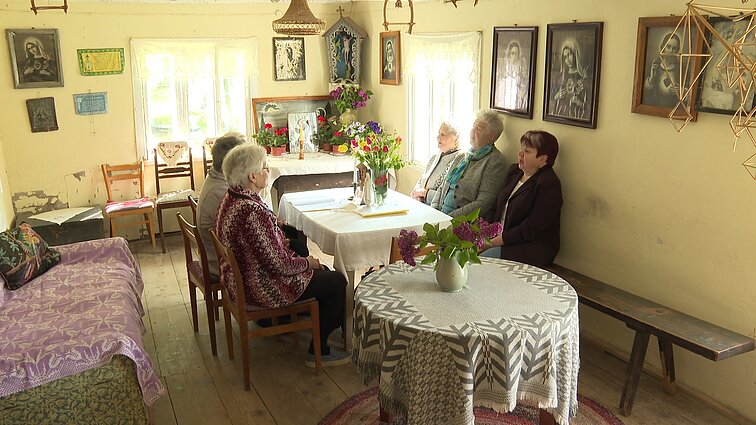 „Ko gero, su laiku tradicija numirs“: gegužinės pamaldos bendruomenėse skamba vis rečiau