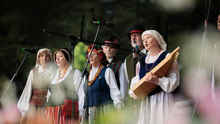 Valtimis Nerimi plaukiantys folkloro ansambliai pradėjo festivalį „Skamba skamba kankliai“