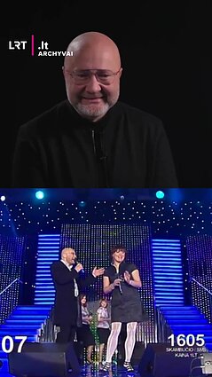 Giržadas dažniau matomas kitoje scenos pusėje, tačiau ir jam yra tekę uždainuoti