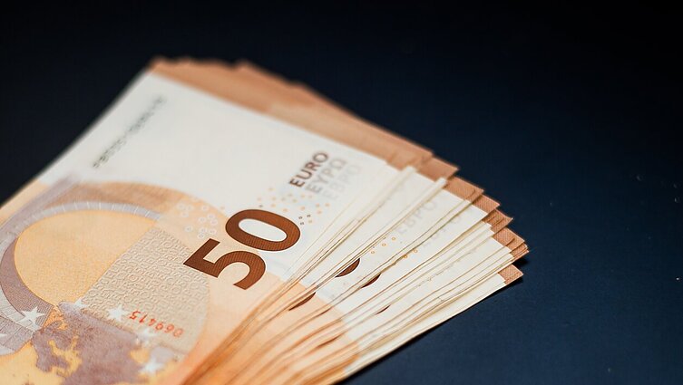 Iš verslo į politiką: apžvelgė, ar užsienio lyderiams pavyksta išvengti interesų konfliktų