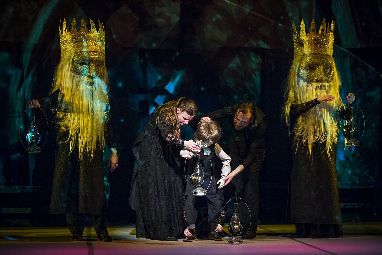 „Karalių pasaka“ (režisierė Milda Mičiulytė). Kauno valstybinis lėlių teatras. 2025
