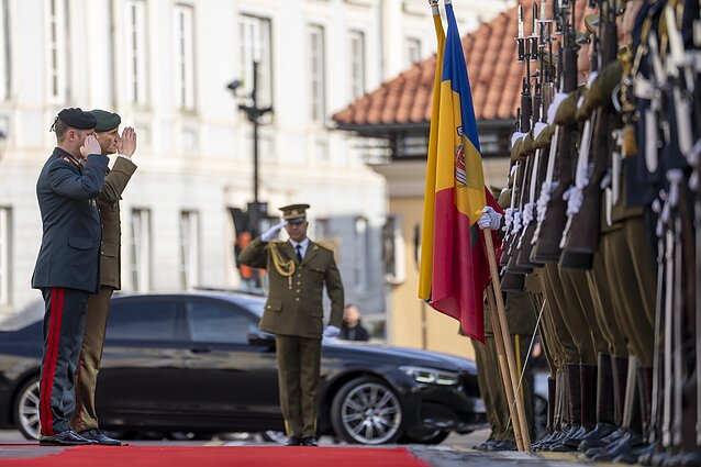 Lietuvoje lankosi Moldovos kariuomenės vadas Vitalie Micov