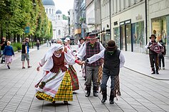 „Atataria lamzdžiai“ „Atataria lamzdžiai“