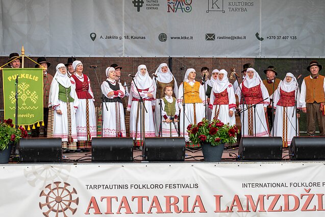 „Atataria lamzdžiai“ „Atataria lamzdžiai“
